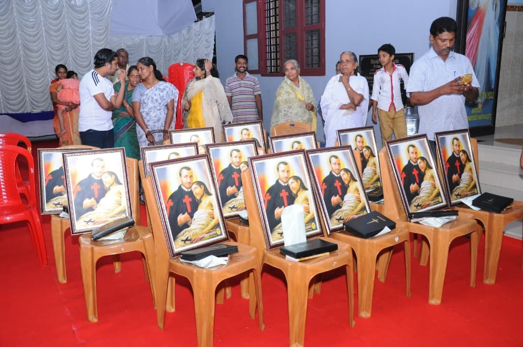 St. Camillus de Lellis portraits at Snehatheeram ceremony